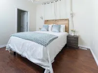 Northern Solace, 2 Bedrooms, 2 Bathrooms, Kitchen, Living Room, 5 Min to Airport Hotels in Yellowknife