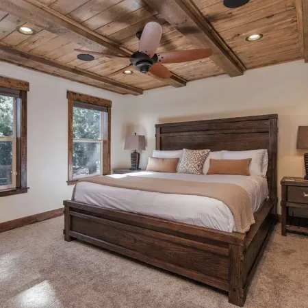 Mountain Top Luxury Retreat - Elegant Cabin Near Zion and Bryce