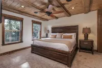 Mountain Top Luxury Retreat - Elegant Cabin Near Zion and Bryce