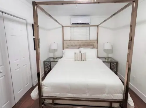 Cozy studio with WiFi and AC in charming Miami