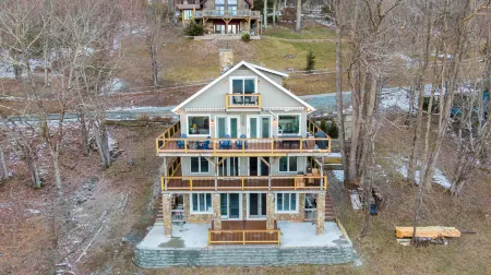 Amazing Mountain Views and Hot Tub - Delightful Retreat