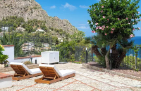 Sea Frame Design Apartments with Pool by Wonderful Italy