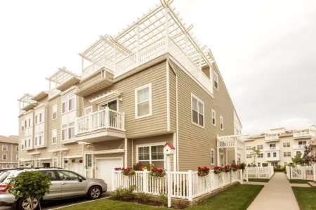 Spacious Family Home By Beach And Boardwalk Отели рядом с достопримечательностью «Заказник Джамайка Бэй»