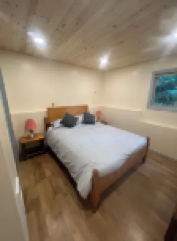 Beach front    newly renovated 4 bed house quiet safe beach Family Friendly
