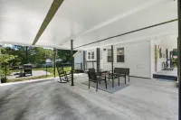 Quiet and Contemporary Home in Coveted Watts-Hillendale. Close to Duke/VA.