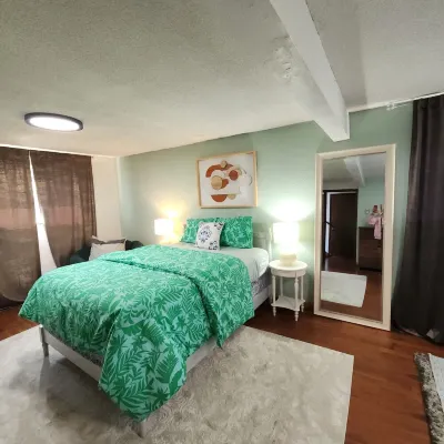 Hot Tub, Near Autzen Stadium,  Deck and View Hotels near Island Park