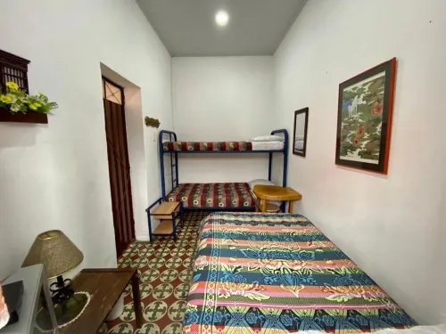 Acogedora casa, ubicada dentro del casco urbano, a 3 Km de La Cascada El Escobo. Hotels in Vergara