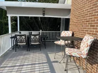 Waterfront 4 Bedroom House with Beautiful Views - Short Walk to Kelly Beach!