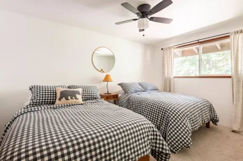 Lupine Glen: Community Pool, Wifi, Fire, Deck!