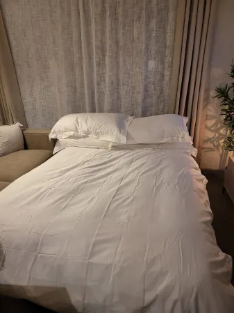 Entire Prestige Apartment in Poole Quay - Free Parking, WiFi & Netflix Отели рядом с достопримечательностью «Артс Юниверсити Борнмут»