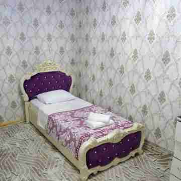 Spacious 3-bedroom house near Registan – Sleeps 5, with WiFi and AC in Samarkand Rooms