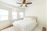3 BR Beach House in Ventnor. Close walk to beach. Hotels in Ventnor City