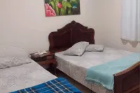 COUNTRY HOUSE WITH SWIMMING POOL IN GUARAREMA Hotels in Guararema