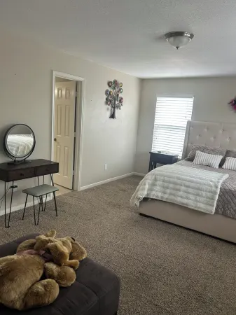 Great, Cozy and Spacious House Отели рядом с достопримечательностью «Houston Premium Outlets»