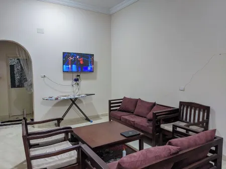 3-bedroom apartment in lovely Abu Simple with WiFi, AC