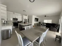 Charming 3-bedroom house with an outdoor Oasis