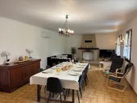 Maison Campagne 5 Chambres Avec Piscine Mirabeau en Luberon Hotels in Mirabeau