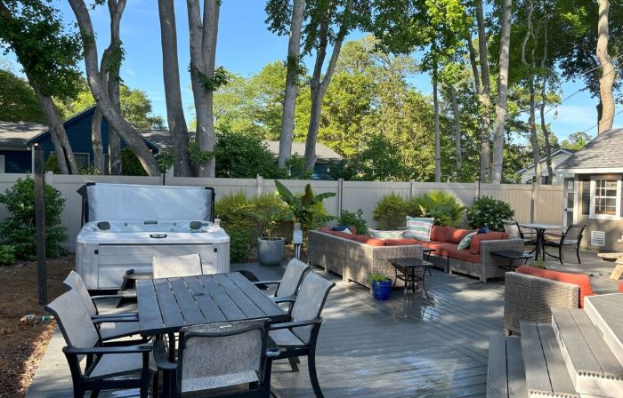 NEW! Charming Cottage, Pet friendly, Hot tub, Dock & Pool Access-2 mi to Beach