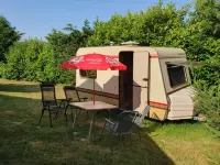 Vintage 4-seater caravan for adventure departing from Brittany! Các khách sạn ở Cesson-Sevigne