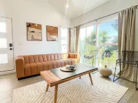 Sunny 1BR with Spacious Outdoor Lounge - SH4 Hotels in Ladera Heights