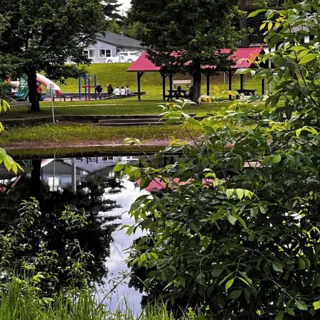 Riverside suite on York River in town free parking