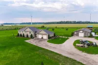Peace & luxury farm -  POOL, Labyrinth near beach Hotels in Haldimand County