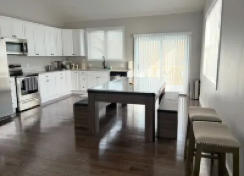 Brand new 3 bedroom house in welcoming Worcester with WiFi and AC