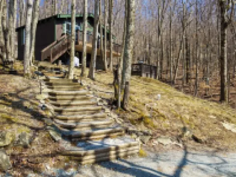Charming Beech Mountain Chalet – 2BR + Loft - 5 Mins to Ski Slopes & Restaurants Hotels in Beech Mountain