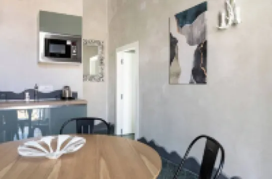 3.7 km from the Ruins of Pompeii, Apartment with Double Bedrooms. Vesuvius view.