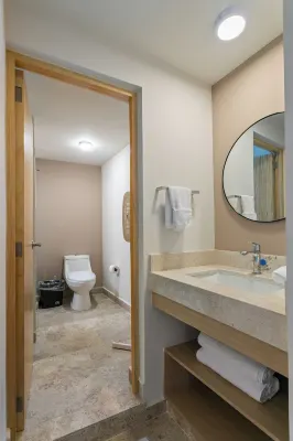 Ezequiel Montes By Homirent