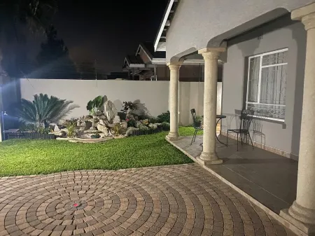 A serene, 3-bedroom house in tranquil Gaborone with WiFi, AC. Enjoy your stay Отели рядом с Аэропорт Габороне