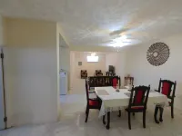 Cozy 3 bedroom spacious villa for rent. Hotels in Prospect