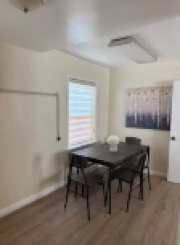 Stylish Burbank Getaway – Ensuite Baths + Prime Location!10 Mins to Universal!
