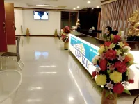 เดอะ แคปิตอล โฮเต็ล - โรงแรมราคาถูก