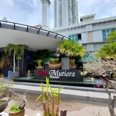 Hotel PEN Mutiara Hotels near Pantai(Behind Lexis Suites Hotel)