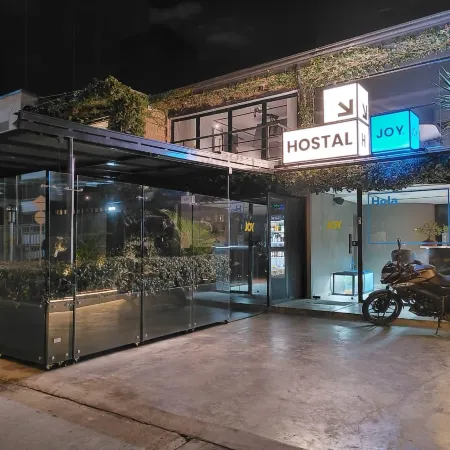 Hostel Joy Cll 85 Отели рядом с достопримечательностью «Всемирный торговый центр»
