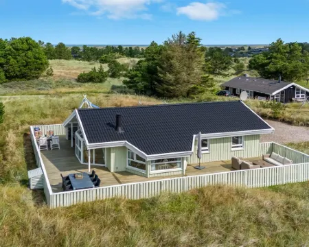 "Mila" - 750m from the Sea Hoteles en Bindslev