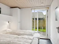 "Nilson" - 50m from the sea