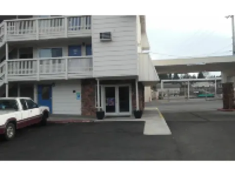 โมเทล 6 เบรเมอร์ตัน WA โรงแรมในเบรเมอร์ตัน