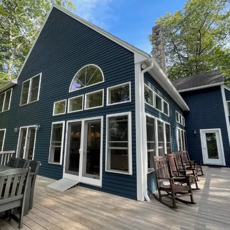 Sunny Waterfront Family Friendly Little Sebago Home