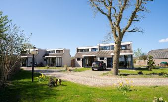 Holiday Home Vakantiepark 't Eibernest Texel
