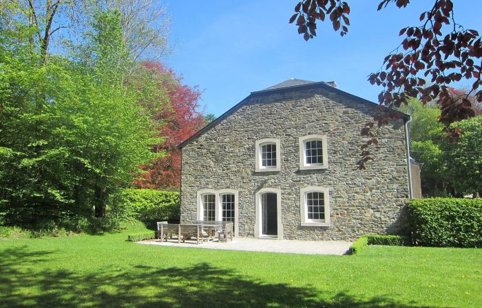Spacious Family Villa, Offagne