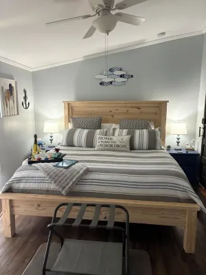 Lakefront Property Fish, Cook and EAT!Swim, Float, Relax