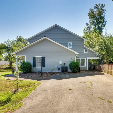 Screened Patio & Yard: Clemson Weekends/Lakes Stay