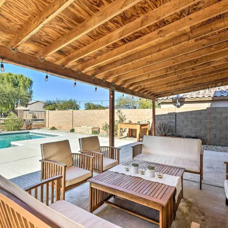 1 Mi to Surprise Stadium! Desert Poolside Oasis