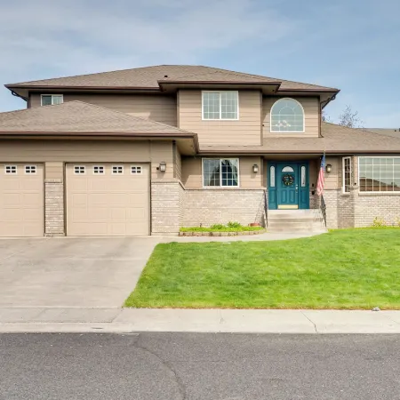 Moses Lake Vacation Rental w/ Hot Tub & Game Room