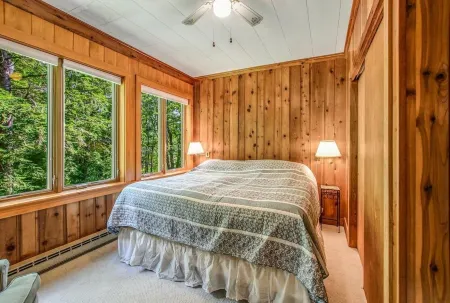 Webster Lake Retreat for Nature and Water Lovers