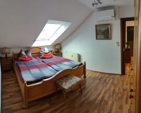 Comfort vacation apartment Biene Отели рядом со станцией Saarbrücken Hbf