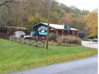 Farmhouse Cottage local Horse farms, Distilleries, Winery Tours, walking trails.