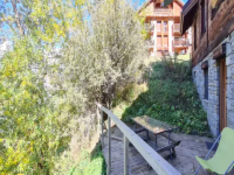 Alpine Apartment for 6 Guests